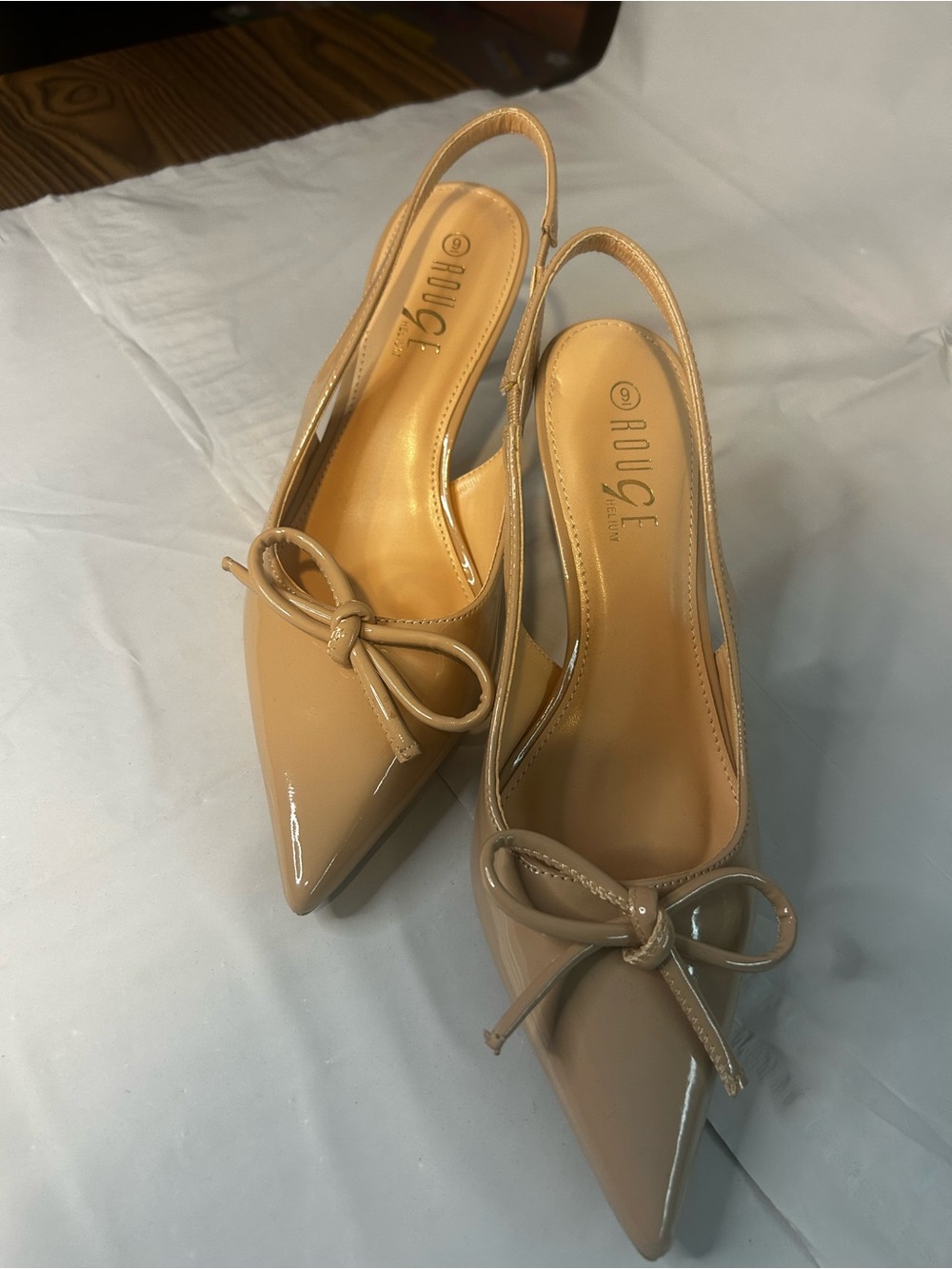 ROUGE Nude Patent Pointed-Toe Slingback Pumps with Bow Size 9. EUC - Picture 3 of 9